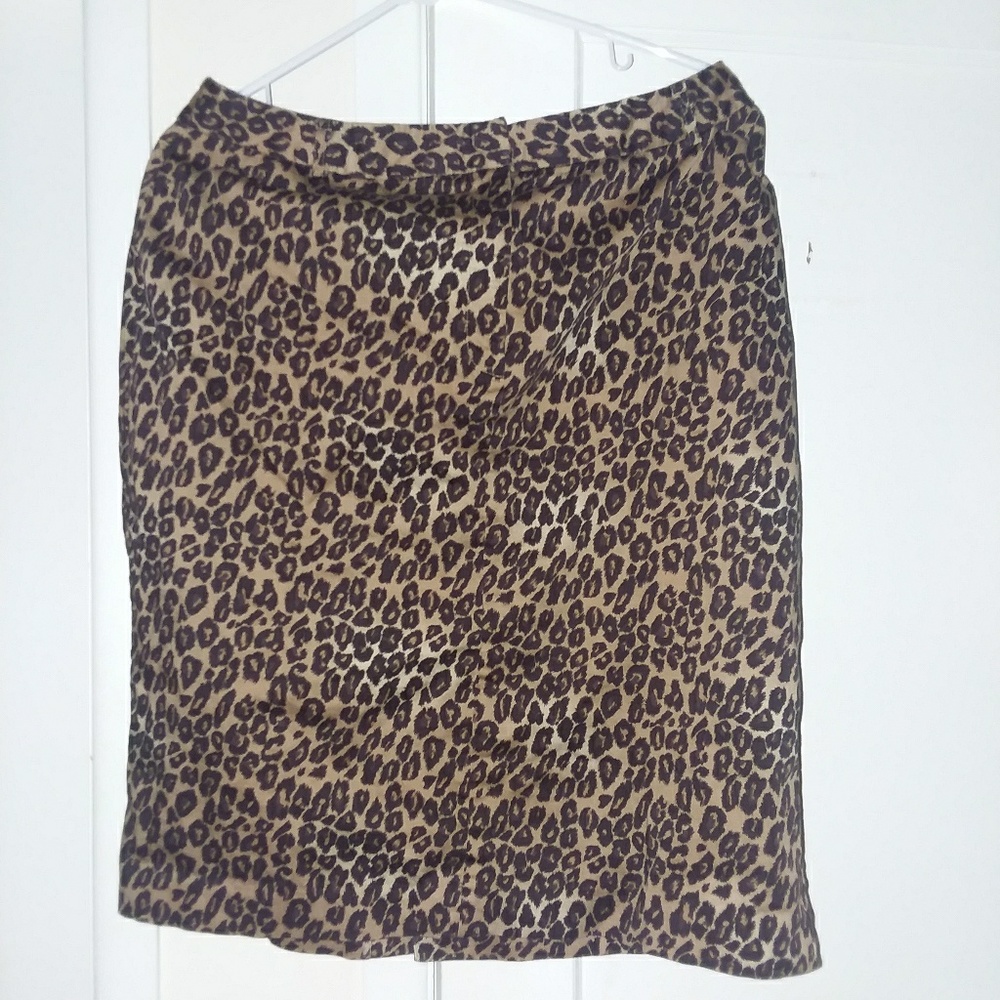 Pencil skirt leopard print